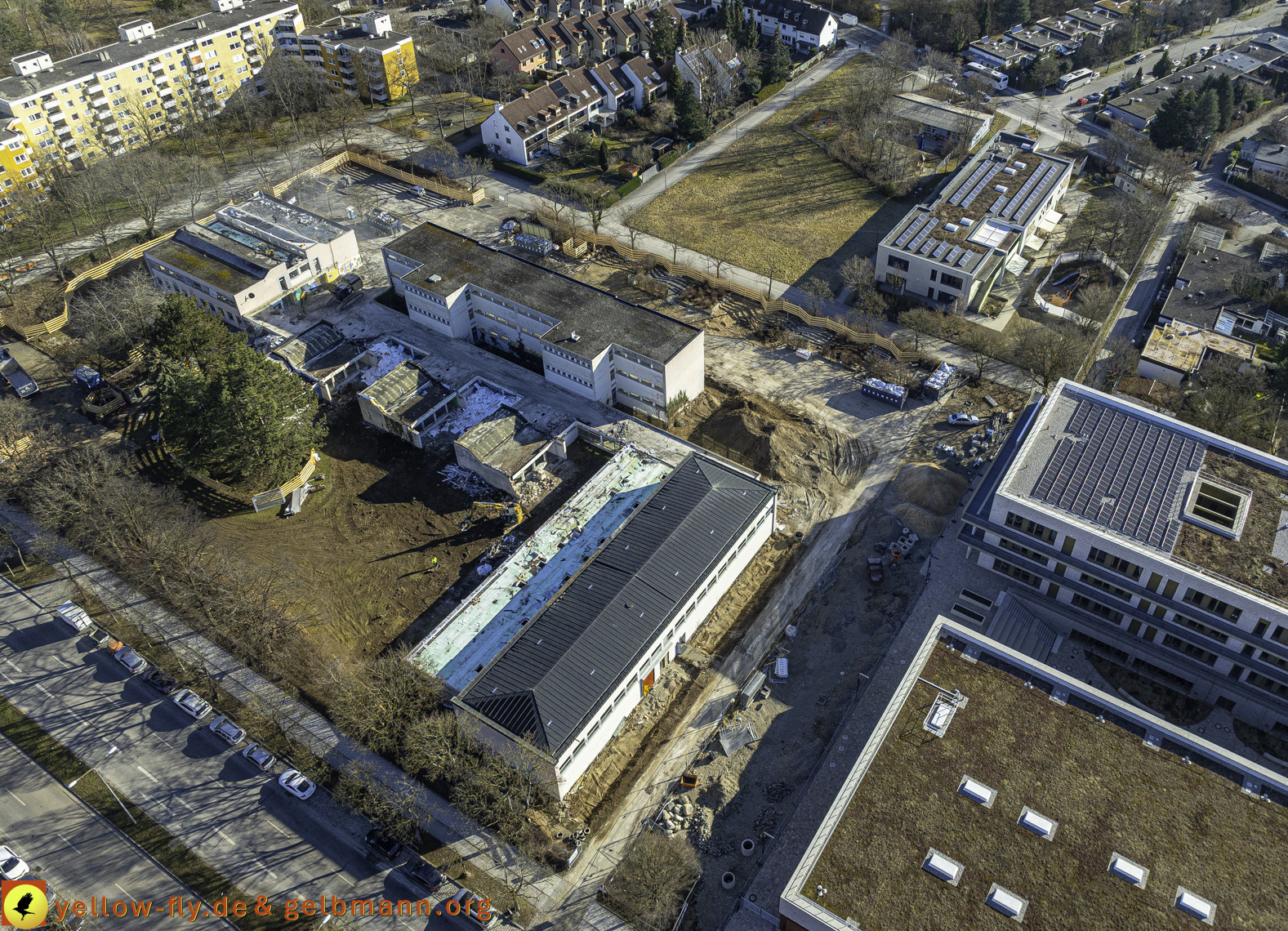 06.03.2025 - Abriss der Grundschule am Karl-Marx-Ring in Neuperlach