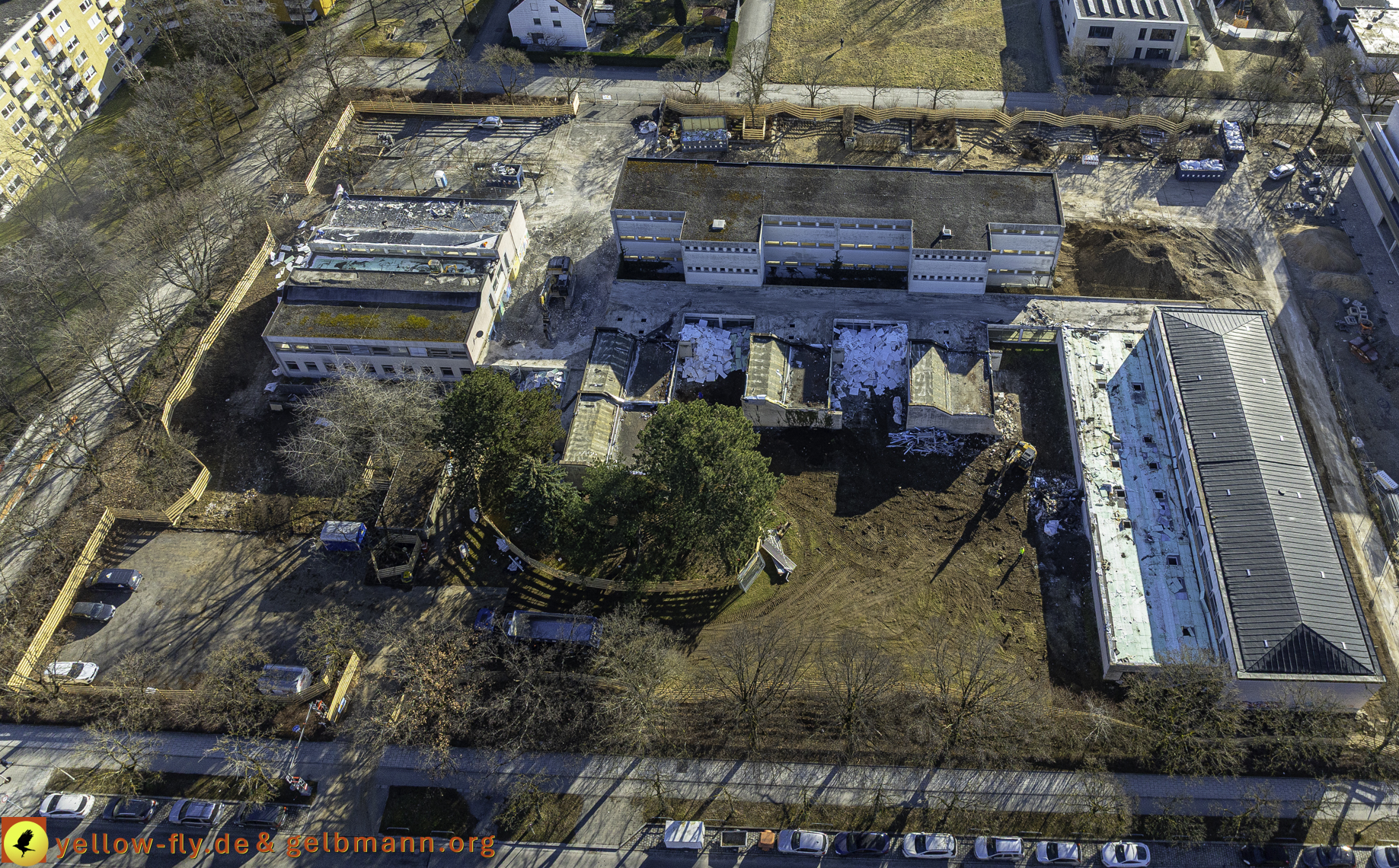 06.03.2025 - Abriss der Grundschule am Karl-Marx-Ring in Neuperlach