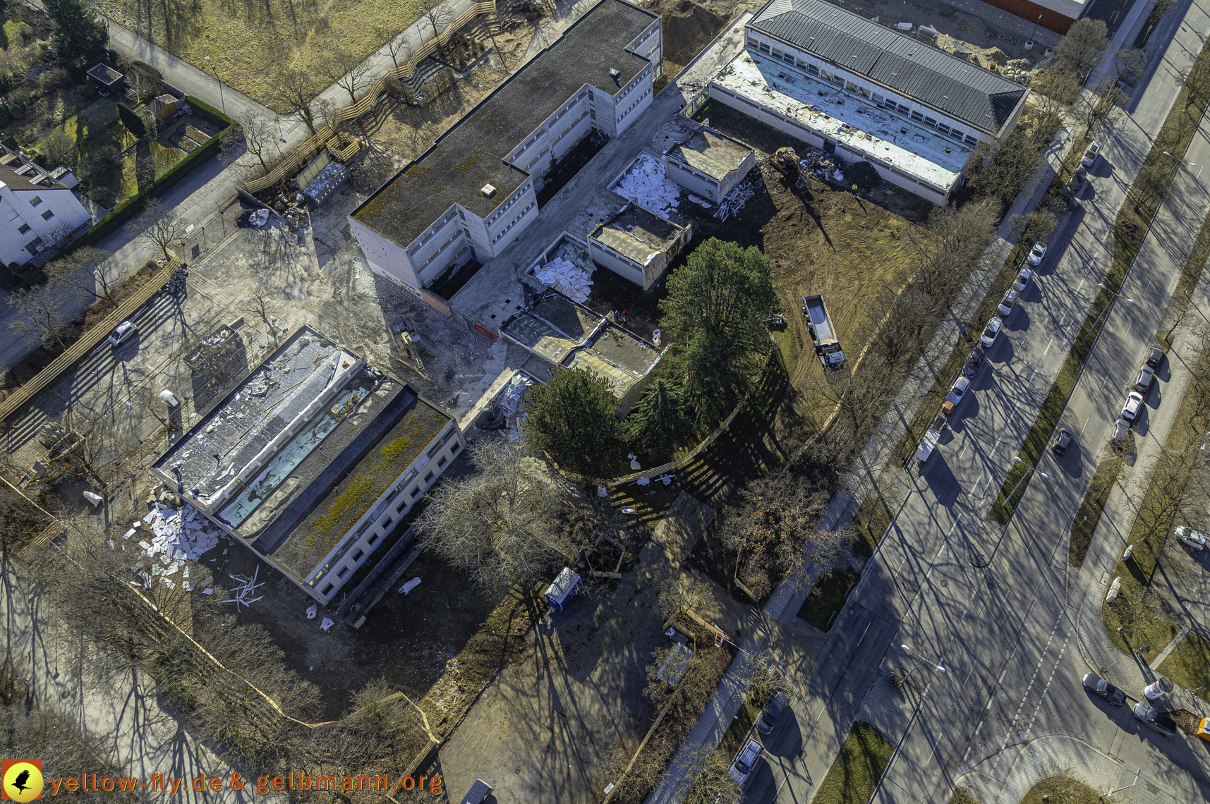 06.03.2025 - Abriss der Grundschule am Karl-Marx-Ring in Neuperlach