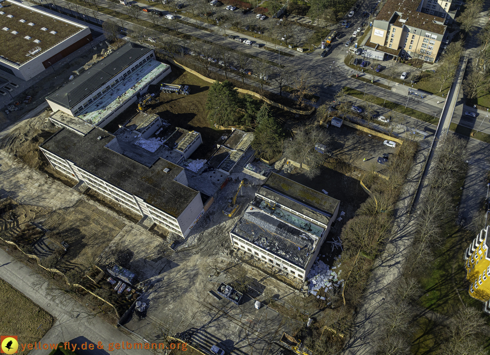 06.03.2025 - Abriss der Grundschule am Karl-Marx-Ring in Neuperlach