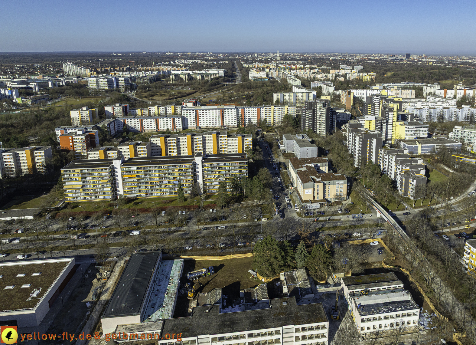 06.03.2025 - Abriss der Grundschule am Karl-Marx-Ring in Neuperlach