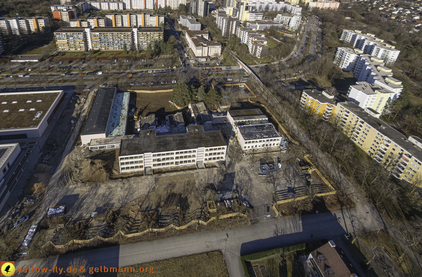 06.03.2025 - Abriss der Grundschule am Karl-Marx-Ring in Neuperlach