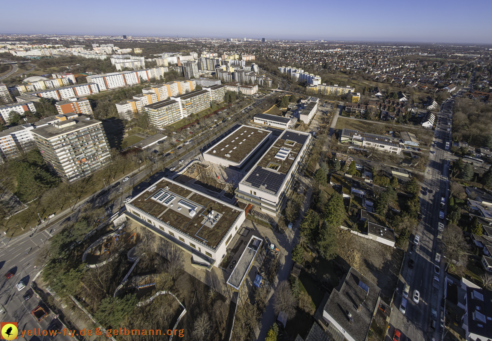 06.03.2025 - Abriss der Grundschule am Karl-Marx-Ring in Neuperlach