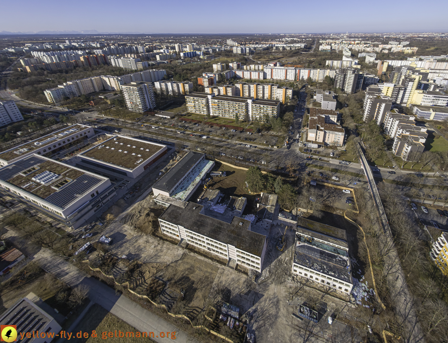 06.03.2025 - Abriss der Grundschule am Karl-Marx-Ring in Neuperlach