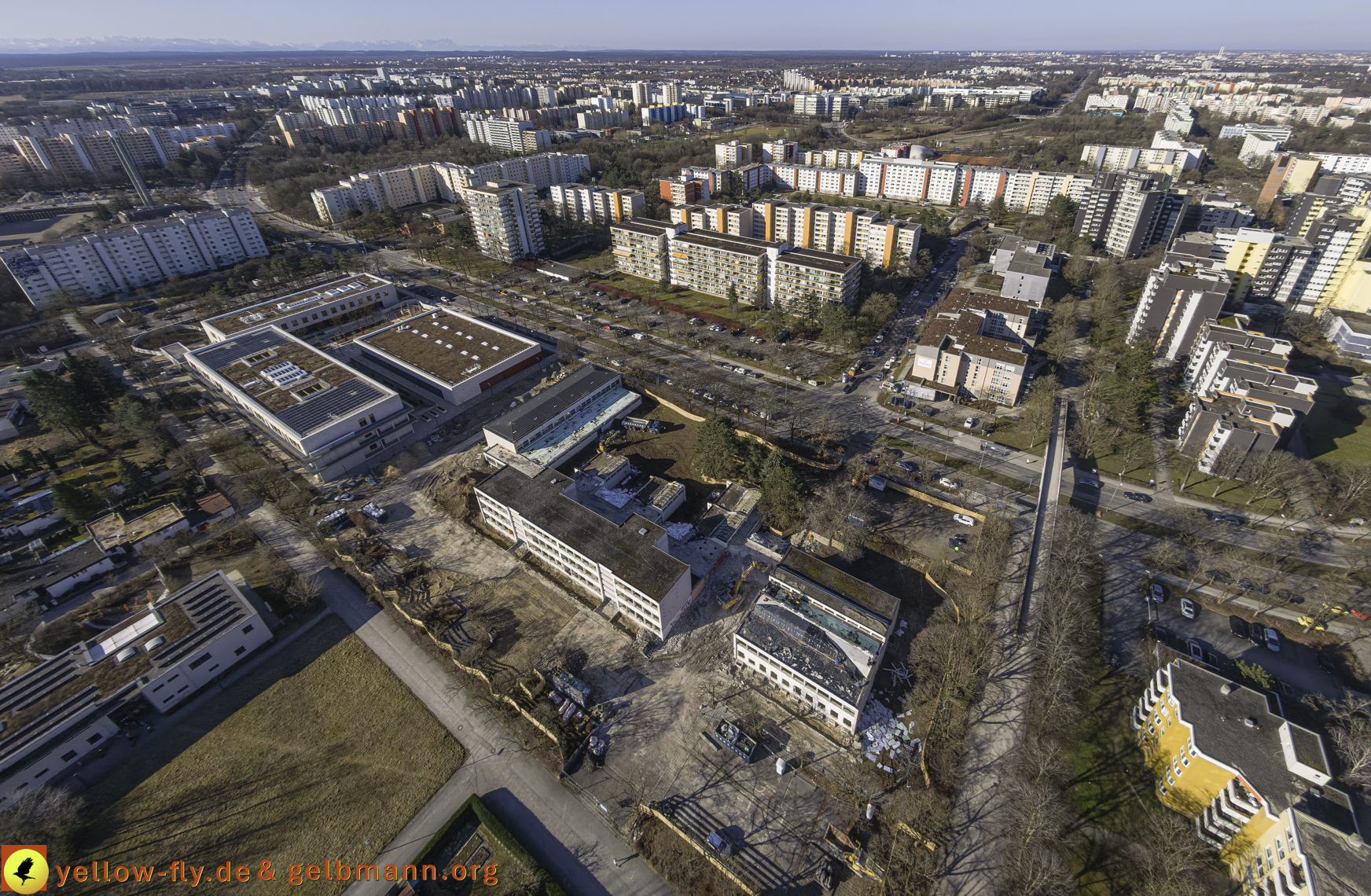 06.03.2025 - Abriss der Grundschule am Karl-Marx-Ring in Neuperlach
