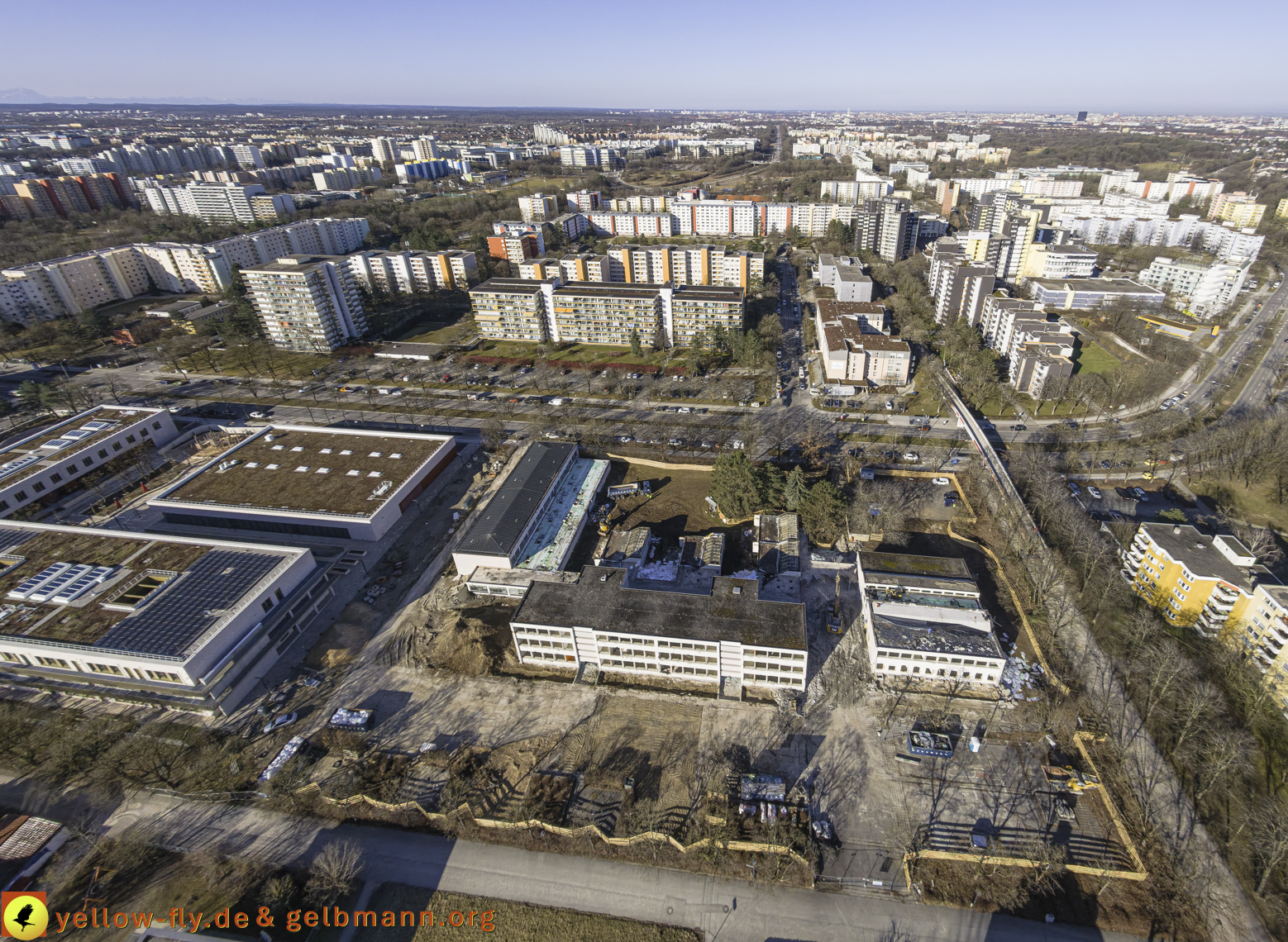 06.03.2025 - Abriss der Grundschule am Karl-Marx-Ring in Neuperlach