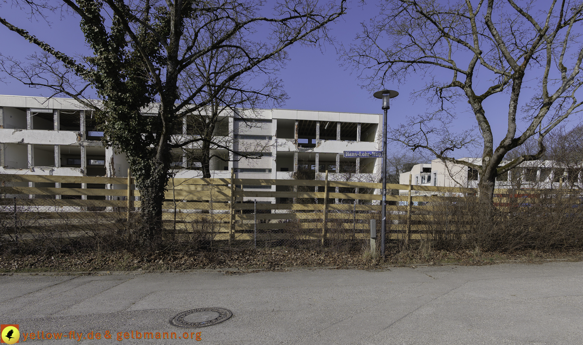 07.03.2025 - Abriss der Grundschule am Karl-Marx-Ring in Neuperlach