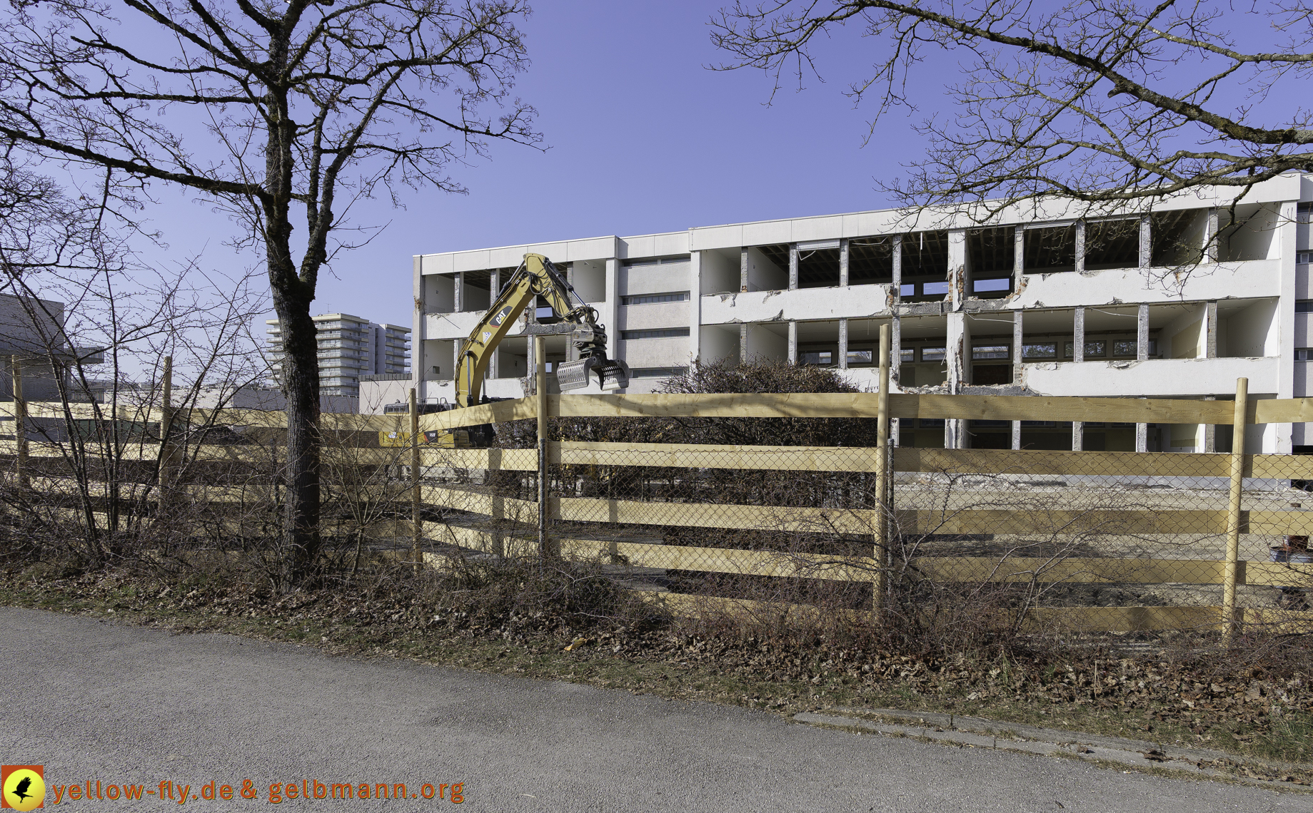 07.03.2025 - Abriss der Grundschule am Karl-Marx-Ring in Neuperlach