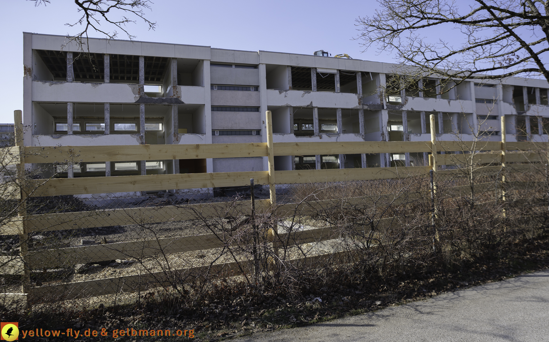 07.03.2025 - Abriss der Grundschule am Karl-Marx-Ring in Neuperlach