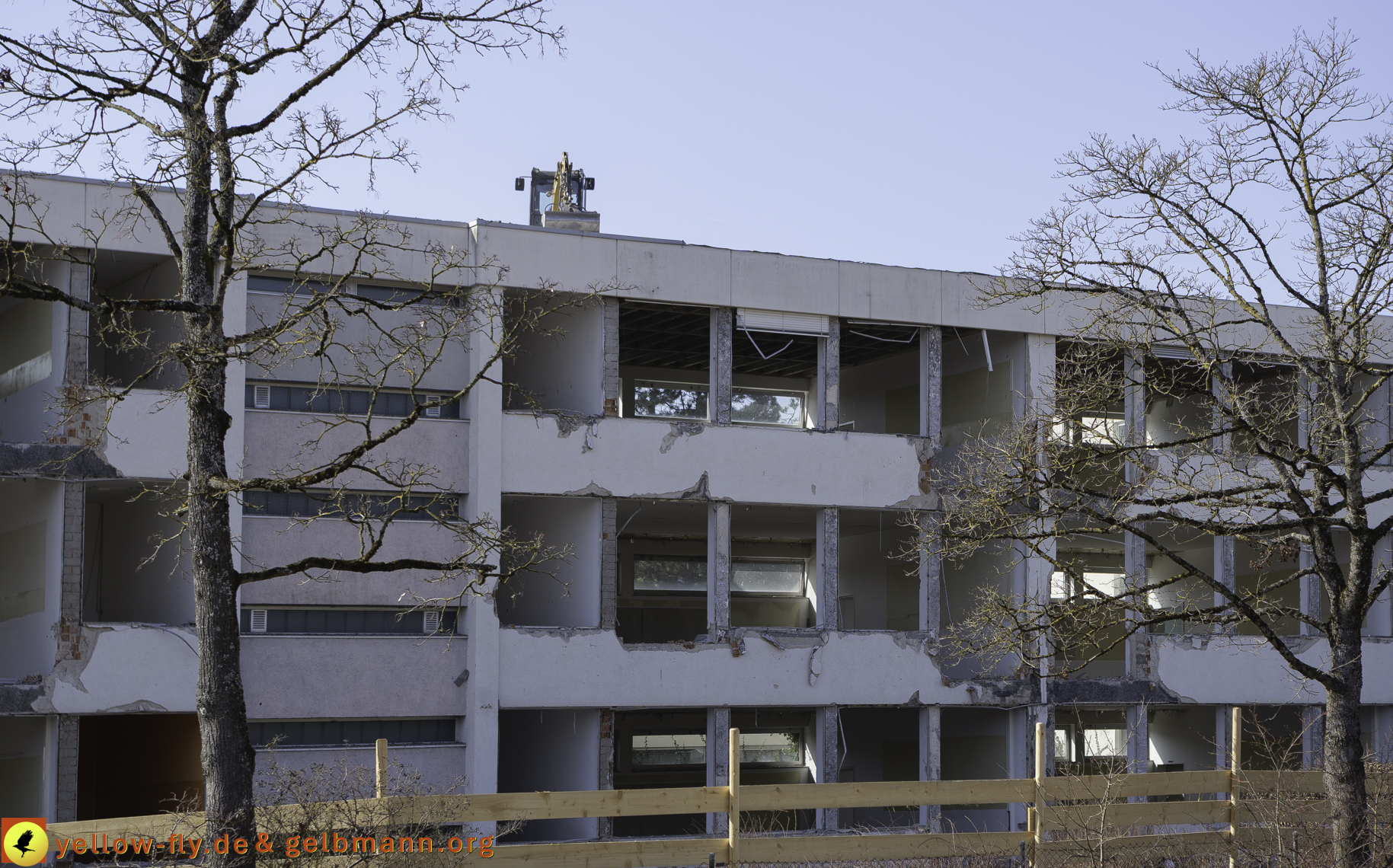 07.03.2025 - Abriss der Grundschule am Karl-Marx-Ring in Neuperlach
