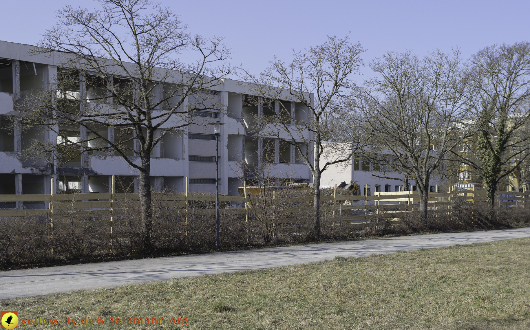 07.03.2025 - Abriss der Grundschule am Karl-Marx-Ring in Neuperlach