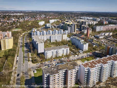 07.04.2025 - Münchner Wohnen am Karl-Marx-Ring 11-21 in Neuperlach