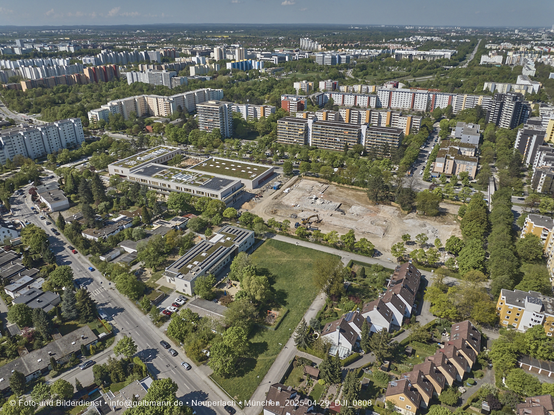 29.04.2025 - Abriss-Baustelle der Grundschule am Karl-Marx-Ring
