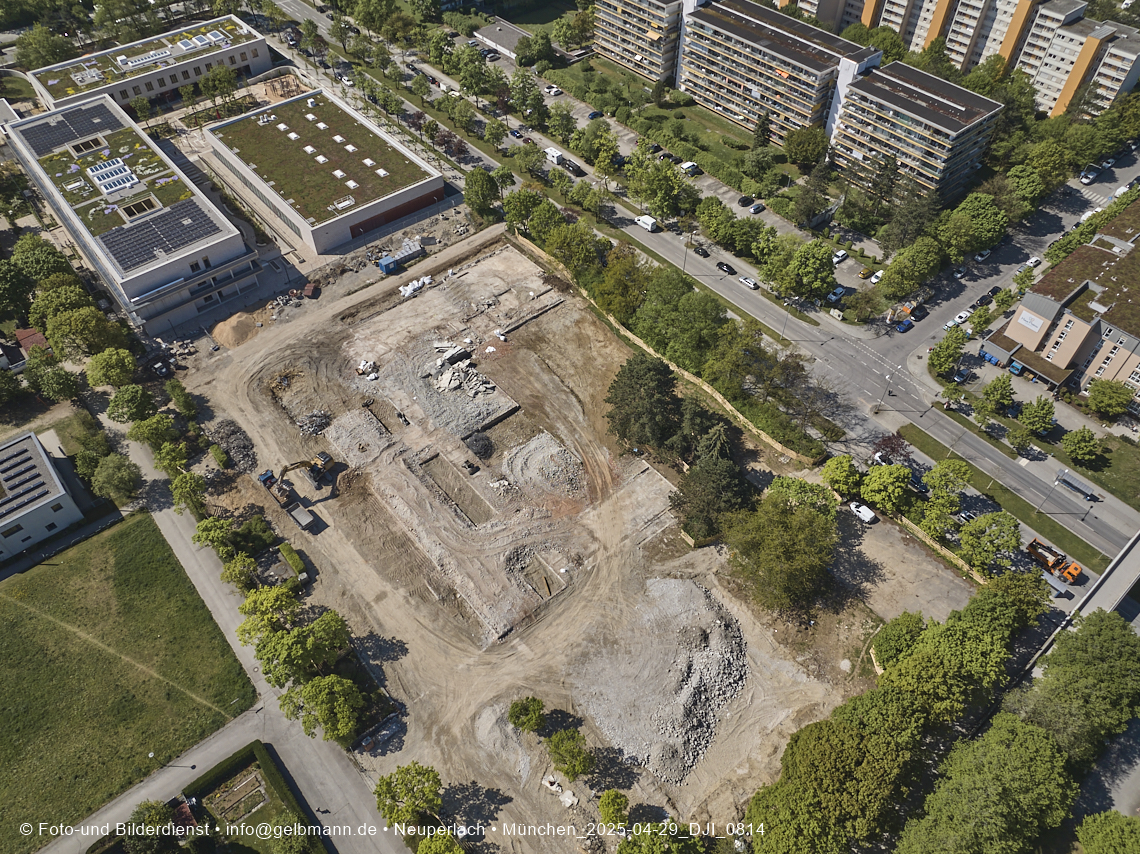 29.04.2025 - Abriss-Baustelle der Grundschule am Karl-Marx-Ring