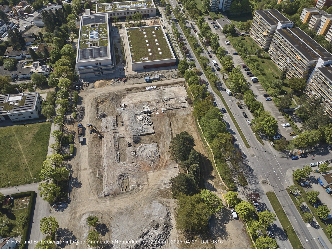 29.04.2025 - Abriss-Baustelle der Grundschule am Karl-Marx-Ring