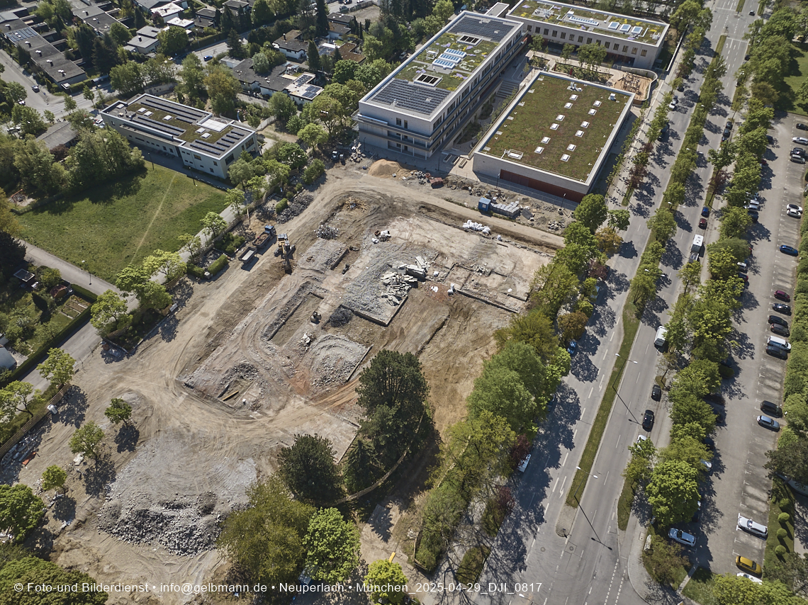 29.04.2025 - Abriss-Baustelle der Grundschule am Karl-Marx-Ring
