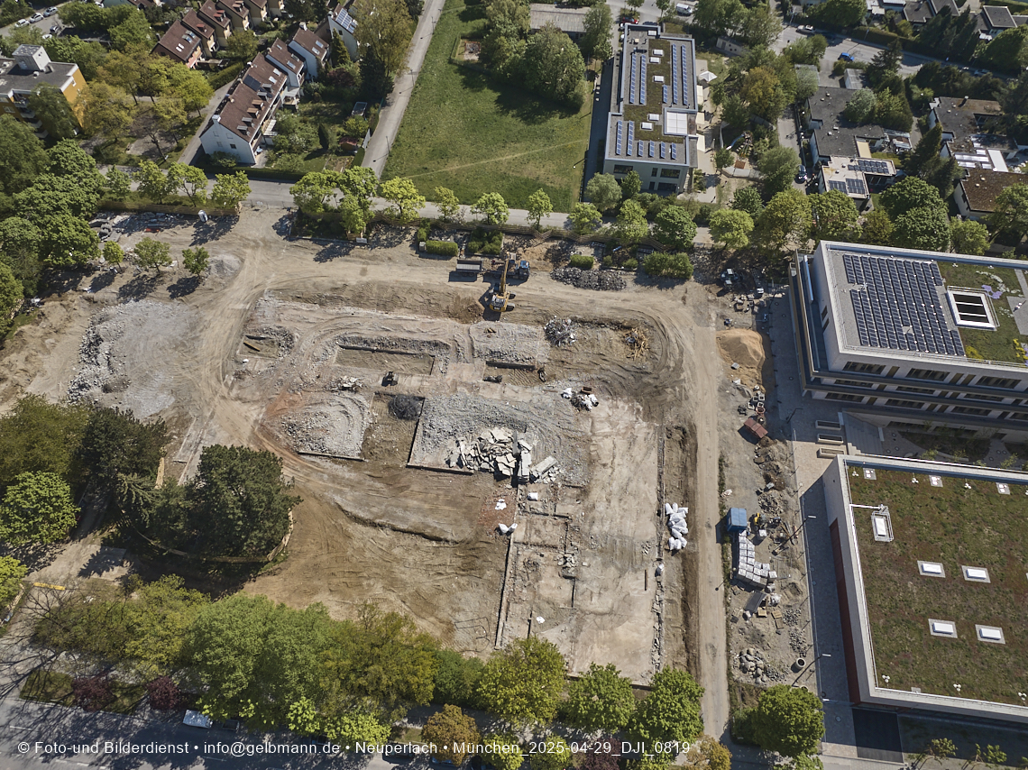 29.04.2025 - Abriss-Baustelle der Grundschule am Karl-Marx-Ring
