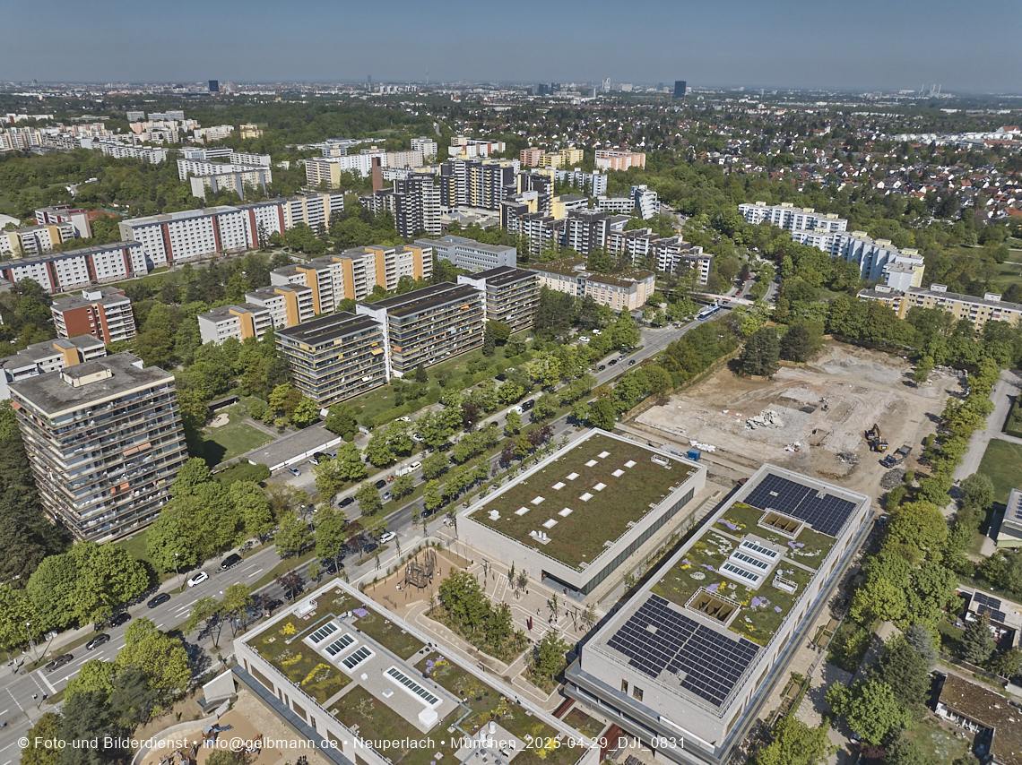 29.04.2025 - Abriss-Baustelle der Grundschule am Karl-Marx-Ring