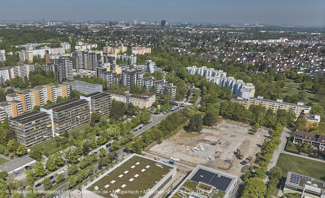 29.04.2025 - Abriss-Baustelle der Grundschule am Karl-Marx-Ring