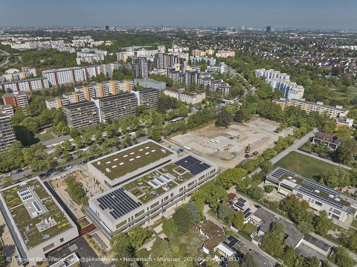 29.04.2025 - Abriss-Baustelle der Grundschule am Karl-Marx-Ring