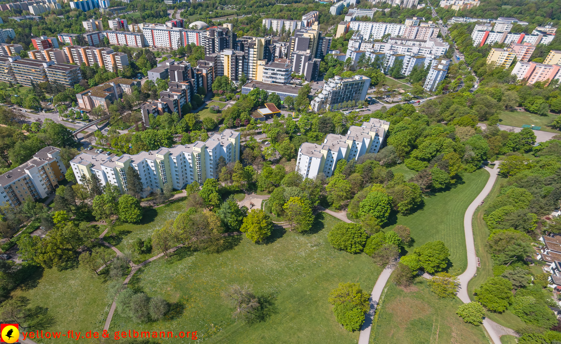 29.04.2025 - Marx-Zentrum und Karl-Marx-Ring 52-62 mit KMR 53-57