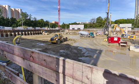 03.09.2025 - DEMOS-Baustelle und BayernHeim-Baustelle Alexiqauartier und BayernHeim in Neuperlach