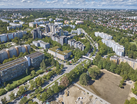 03.09.2025 - Luftbilder vom der Baustelle zur Grundschule am Karl-Marx-Ring in Neuperlach