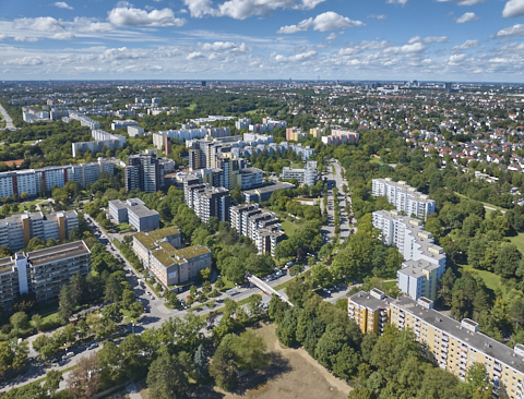03.09.2025 - Luftbilder vom der Baustelle zur Grundschule am Karl-Marx-Ring in Neuperlach