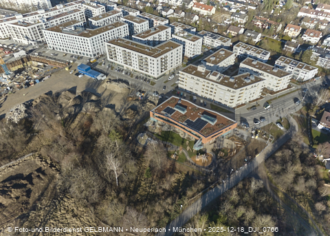 18.12.2025 - Baustelle Alexisquartier mit DEMOS und BayernHeim in Neuperlach