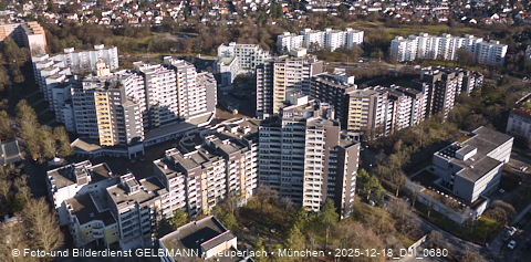 18.12.2025 - das Marx-Zentrum und Wohnanlage am Karl-Marx-Ring 52-62