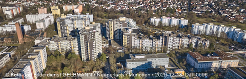 18.12.2025 - das Marx-Zentrum und Wohnanlage am Karl-Marx-Ring 52-62