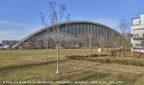 20.12.2025 - die Paketposthalle wartet auf den Umbau und denbeidenHochhäusern