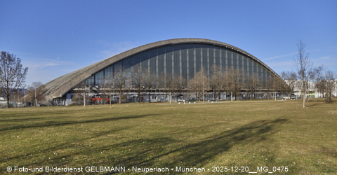 20.12.2025 - die Paketposthalle wartet auf den Umbau und denbeidenHochhäusern