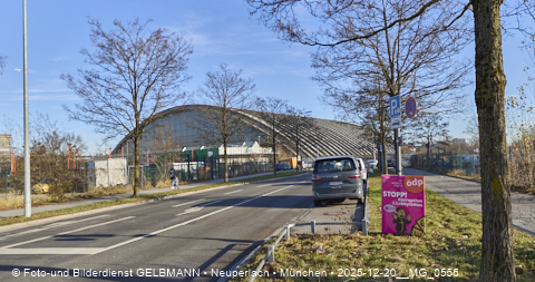 20.12.2025 - die Paketposthalle wartet auf den Umbau und denbeidenHochhäusern