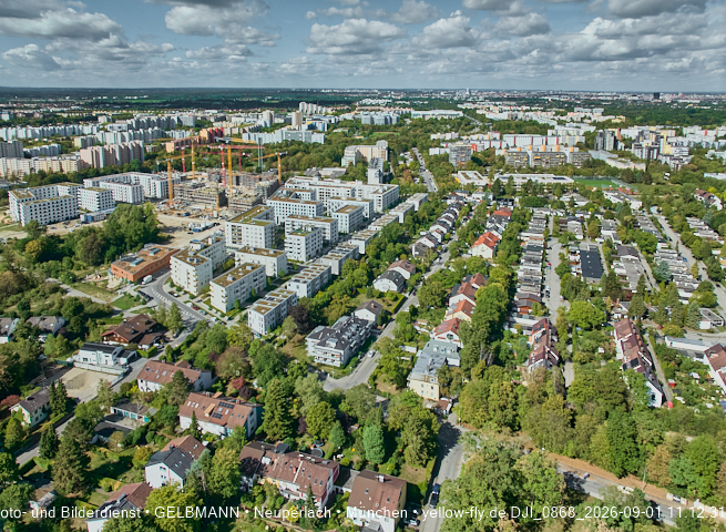 01.09.2026 - Luftbilder vom Alexisquartier und BayernHeim in Neuperlach