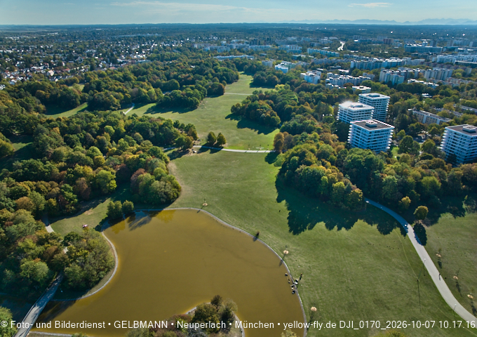 07.10.2026 - Geothermie-Baustelle und Ostpark mit See in Berg-am-Laim