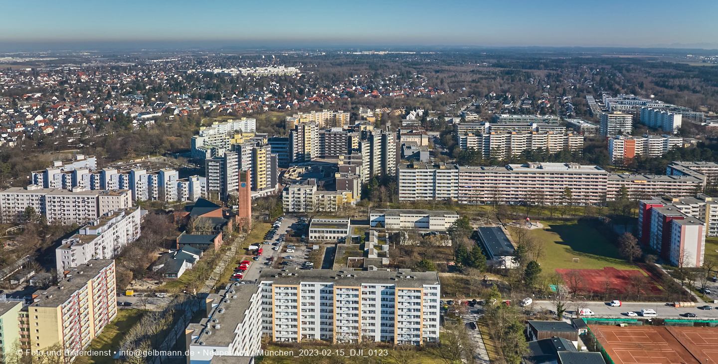 Luftbilder und Copterfotos vom Marx-Zentrum und der Wohnanlage am Karl-MArx-Ring 52-62 in Neuperlach