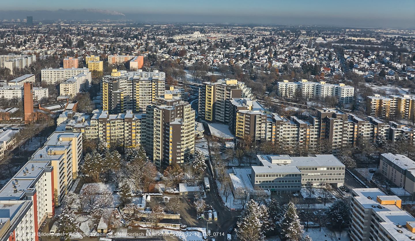 Luftbilder und Copterfotos vom Marx-Zentrum und der Wohnanlage am Karl-MArx-Ring 52-62 in Neuperlach