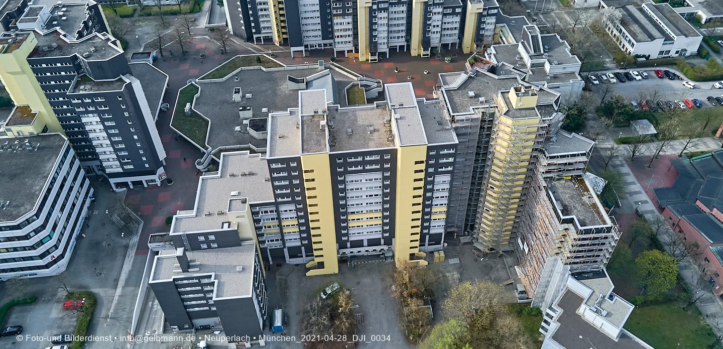 Luftbilder und Copterfotos vom Marx-Zentrum und der Wohnanlage am Karl-MArx-Ring 52-62 in Neuperlach