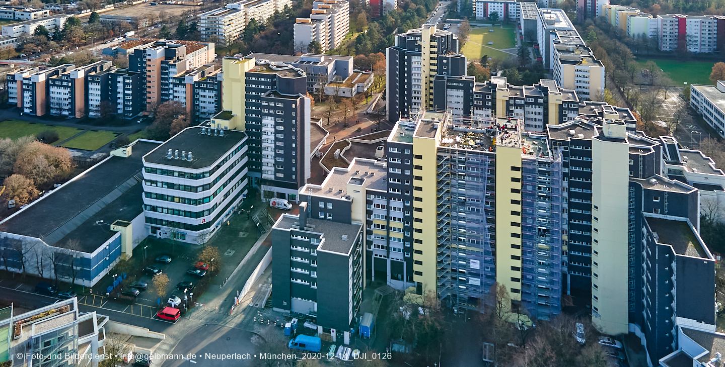 Luftbilder und Copterfotos vom Marx-Zentrum und der Wohnanlage am Karl-MArx-Ring 52-62 in Neuperlach