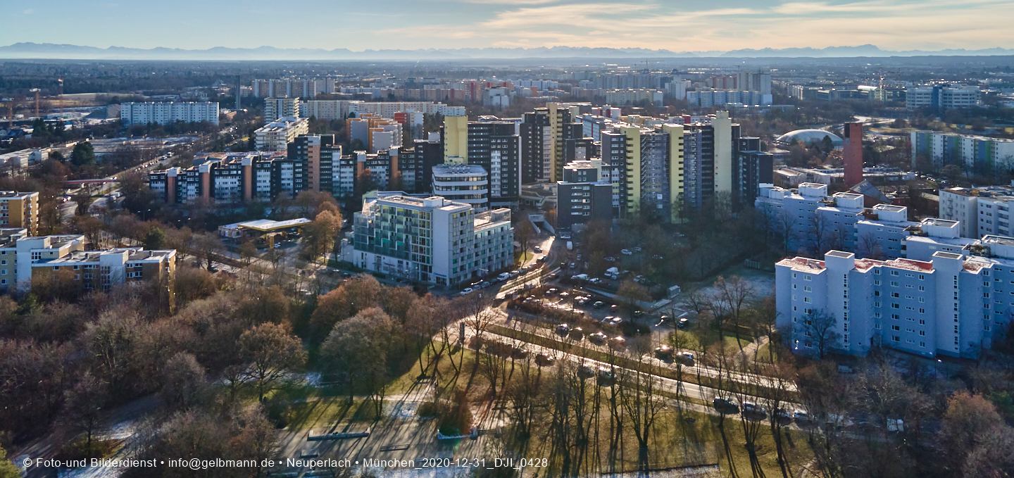 Luftbilder und Copterfotos vom Marx-Zentrum und der Wohnanlage am Karl-MArx-Ring 52-62 in Neuperlach