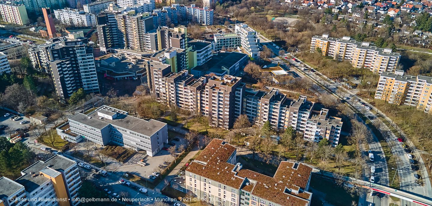 Luftbilder und Copterfotos vom Marx-Zentrum und der Wohnanlage am Karl-MArx-Ring 52-62 in Neuperlach