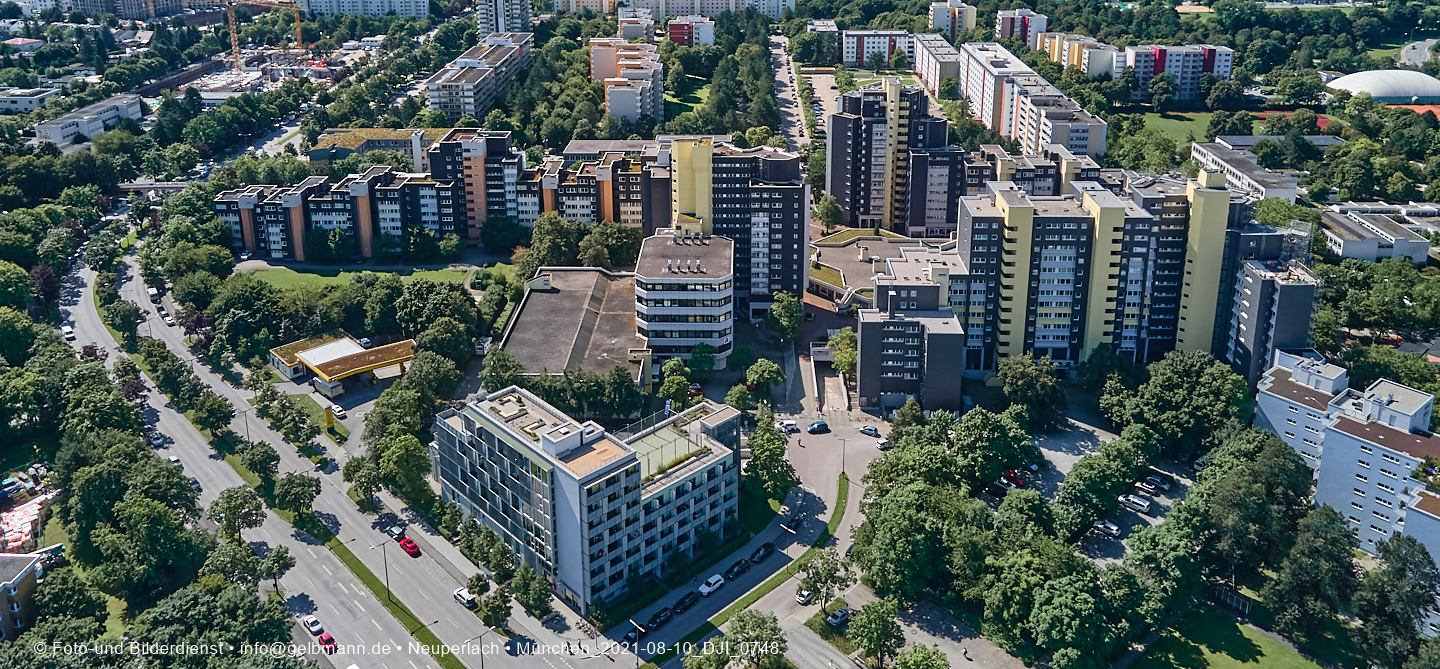Luftbilder und Copterfotos vom Marx-Zentrum und der Wohnanlage am Karl-MArx-Ring 52-62 in Neuperlach