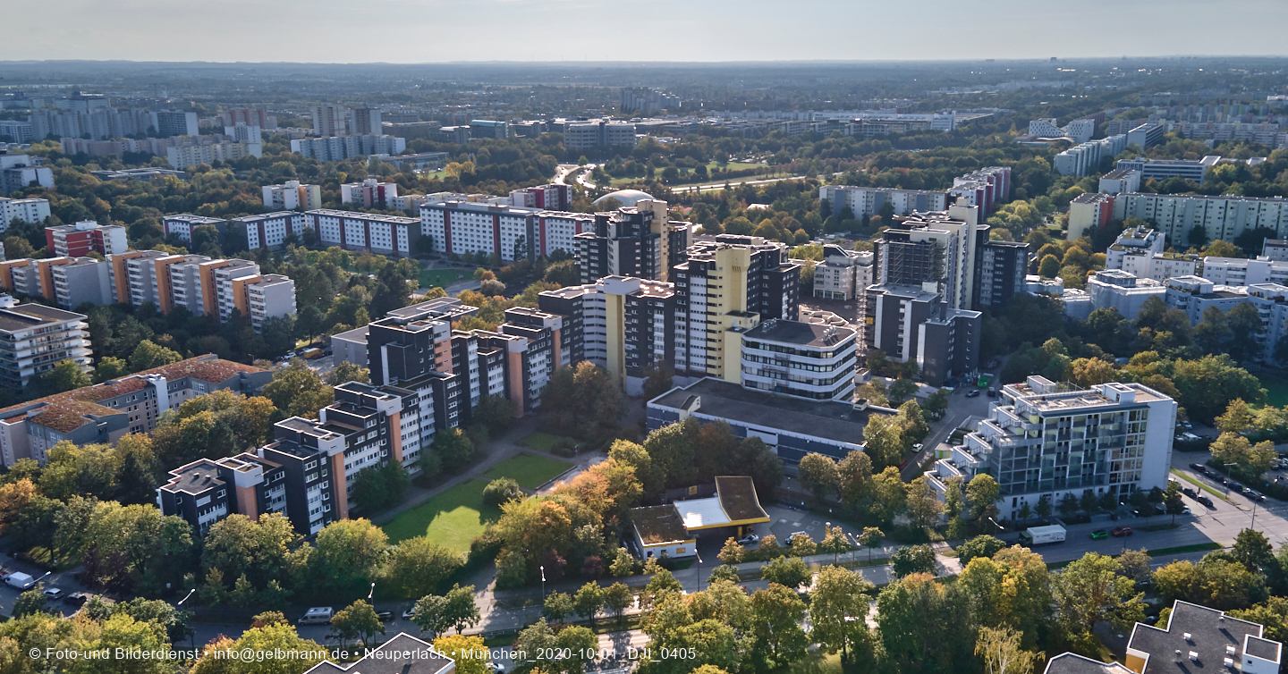 Luftbilder und Copterfotos vom Marx-Zentrum und der Wohnanlage am Karl-MArx-Ring 52-62 in Neuperlach