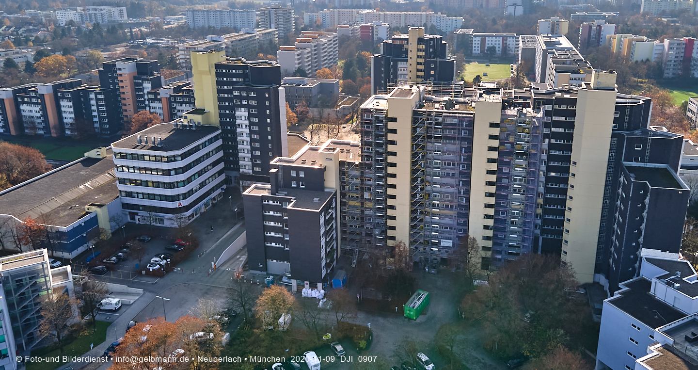 Luftbilder und Copterfotos vom Marx-Zentrum und der Wohnanlage am Karl-MArx-Ring 52-62 in Neuperlach