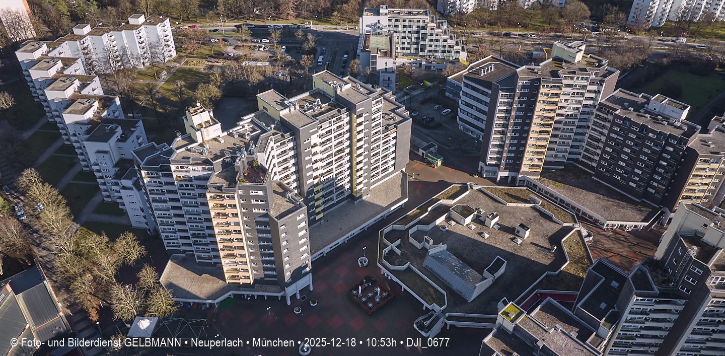 Luftbilder und Copterfotos vom Marx-Zentrum und der Wohnanlage am Karl-Marx-Ring 52-62 in Neuperlach