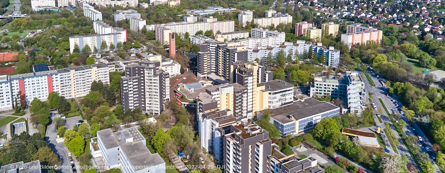 Luftbilder und Copterfotos vom Marx-Zentrum und der Wohnanlage am Karl-MArx-Ring 52-62 in Neuperlach
