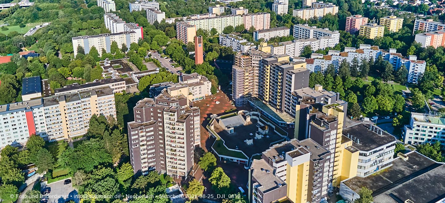 Luftbilder und Copterfotos vom Marx-Zentrum und der Wohnanlage am Karl-MArx-Ring 52-62 in Neuperlach
