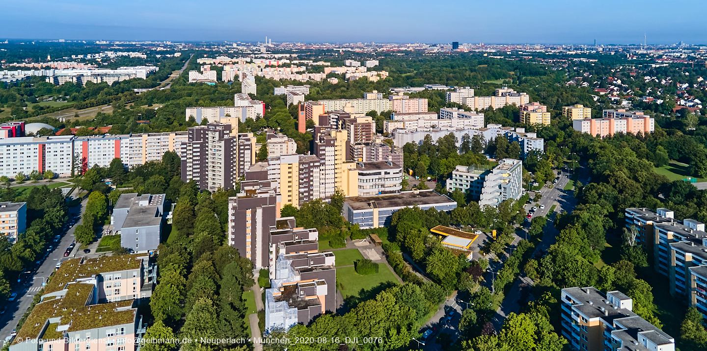 Luftbilder und Copterfotos vom Marx-Zentrum und der Wohnanlage am Karl-MArx-Ring 52-62 in Neuperlach
